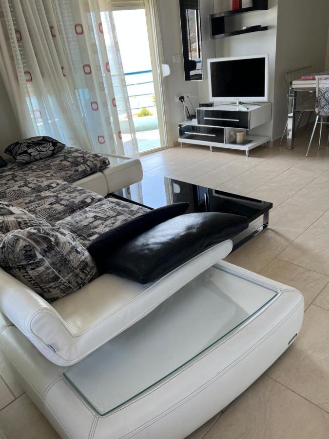 VlorëMarina Houseアパートメント エクステリア 写真
